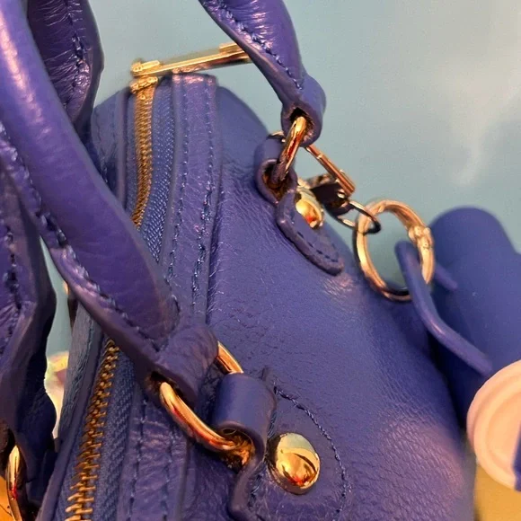 Terzetto Genuine Leather Mini Handbag w/Blue Cup Keychain Approx. 5.5 x 5 x 2 - Picture 5 of 14